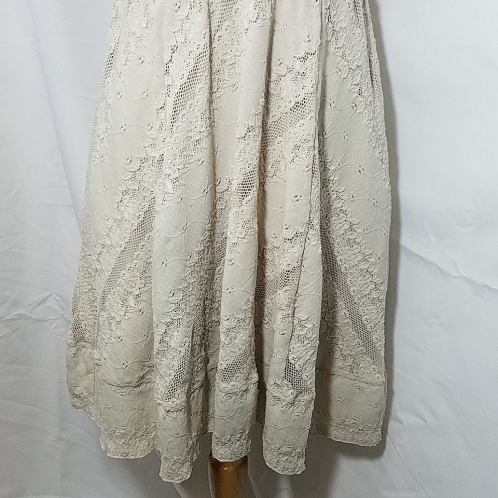 Rabbit Rabbit Rabbit Beige Lace Sleeveless Dress - Picture 3 of 8